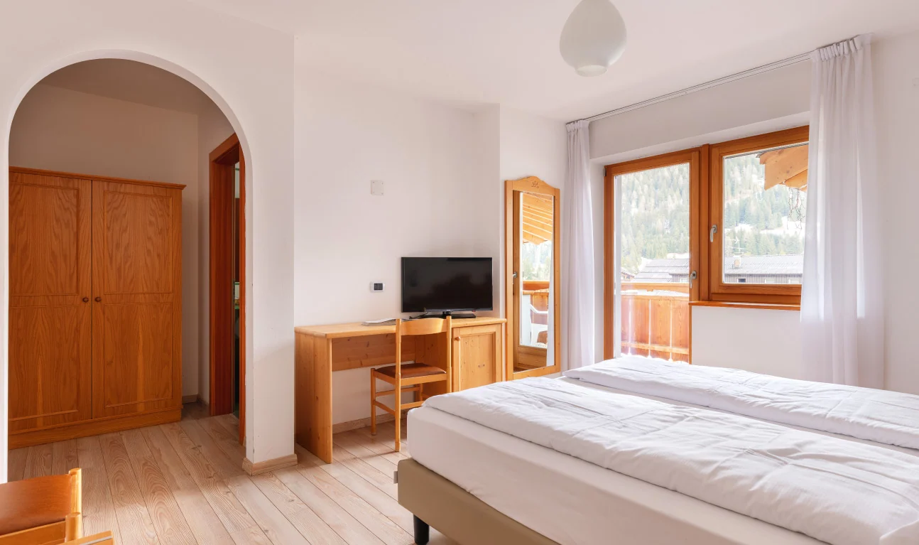 Camera Standard con terrazza e arredamento in legno