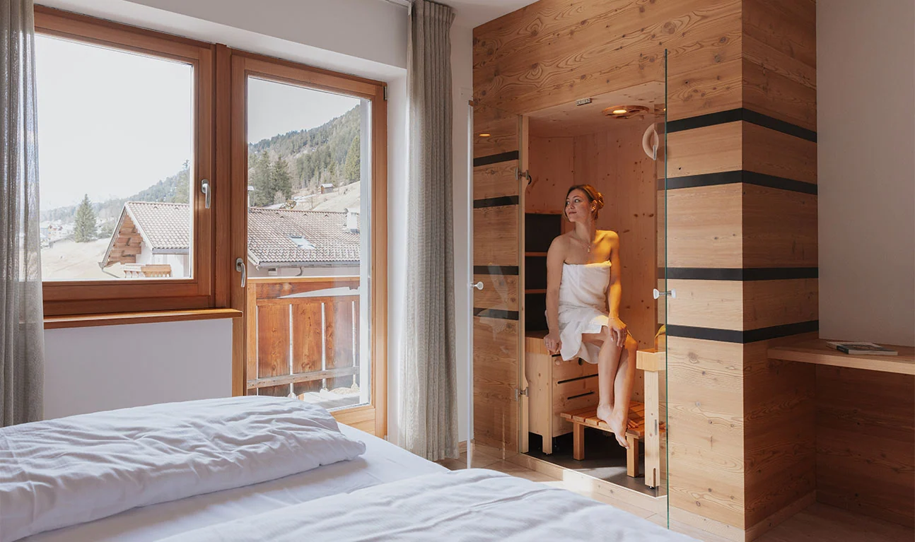 Sauna a infrarossi e terrazza privata della camera Superior